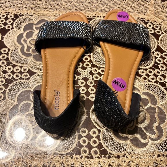 Sandals - Picture 2 of 3